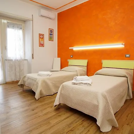 Golden Guest house *
